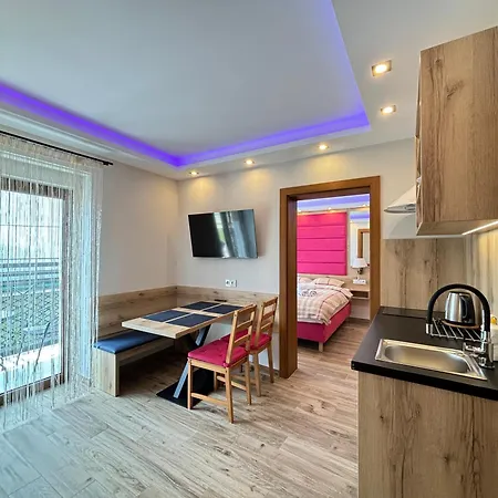 Asenata Pokoje&apartamenty Centrum Проживание в семье