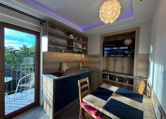 Willa Asenata Pokoje & Apartamenty, Basen Letni, Bezplatny Parking, Centrum 홈스테이 우스트론