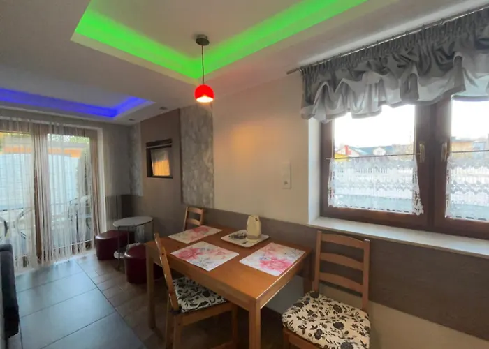 Willa Asenata Pokoje & Apartamenty, Basen Letni, Bezplatny Parking, Centrum Privatunterkunft *